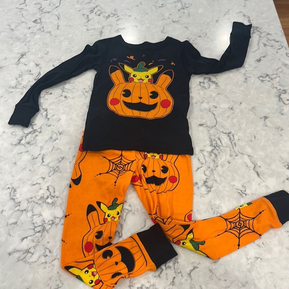 Pokemon Boys Size 4 Long Sleeve Black Orange Pajama Set